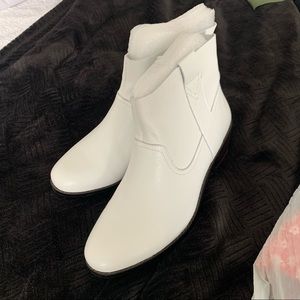 Vionic white ankle boots roselyn leather round toe